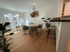 Nähe Messe: Zentrale Wohnung mit Balkon und Loggia, Frankfurt / Main